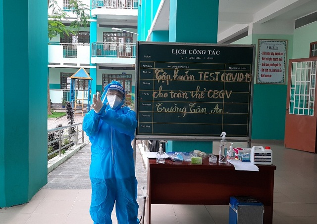 Huong dẫn mặc đồ bảo hộ y tế