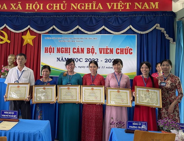tổ lđtt
